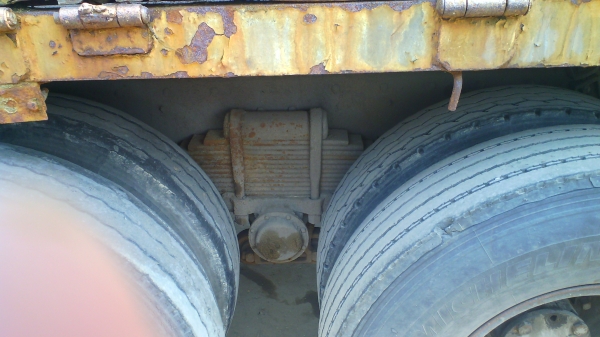 ์รถบรรทุก NISSAN CW41M รถปี 33 แม่ลูก ลูกพ่วง 3 คาน มีทะเบียนครบ ชอบราคาเท่าไรต่อรองได้ครับ