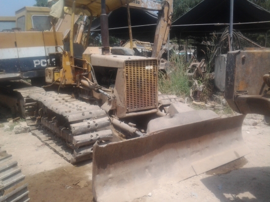 ขายด่วนแทรกเตอร์KOMATSU   D 20-5รถสวยพ้รอมใช้ราคาถูก