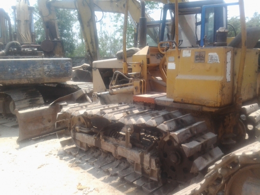 ขายด่วนแทรกเตอร์KOMATSU   D 20-5รถสวยพ้รอมใช้ราคาถูก