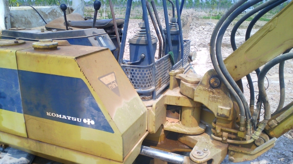 รถขุด KOMATSU PC40-6 รถเก่าญี่ปุ่น ใช้งานในไทยเพียง 6 เดือน ชอบราคาเท่าไรต่อรองได้ครับ