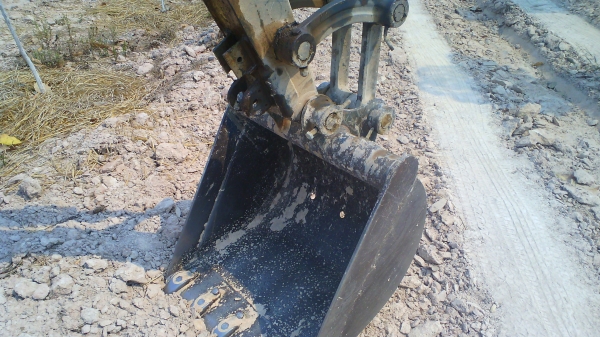 รถขุด KOMATSU PC40-6 รถเก่าญี่ปุ่น ใช้งานในไทยเพียง 6 เดือน ชอบราคาเท่าไรต่อรองได้ครับ