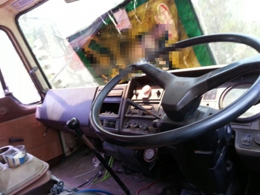 รถฮีโน่ 10 ล้อดั้ม F17  เปลื่ยนเครื่อง 187 แรงม้า.  (  ลด ราคา. 700,000 บาท. )  สนใจติดต่อ 081 - 6079515