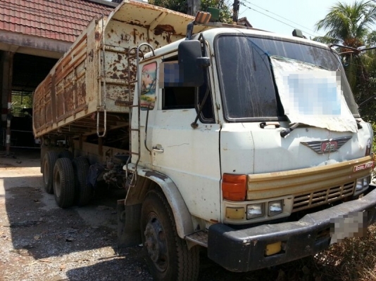 รถฮีโน่ 10 ล้อดั้ม F17  เปลื่ยนเครื่อง 187 แรงม้า.  (  ลด ราคา. 700,000 บาท. )  สนใจติดต่อ 081 - 6079515