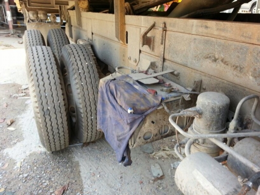 รถฮีโน่ 10 ล้อดั้ม F17  เปลื่ยนเครื่อง 187 แรงม้า.  (  ลด ราคา. 700,000 บาท. )  สนใจติดต่อ 081 - 6079515