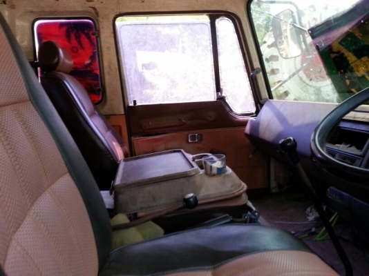 รถฮีโน่ 10 ล้อดั้ม F17  เปลื่ยนเครื่อง 187 แรงม้า.  (  ลด ราคา. 700,000 บาท. )  สนใจติดต่อ 081 - 6079515