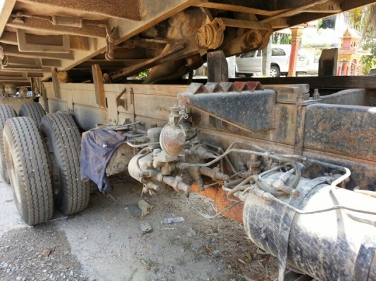 รถฮีโน่ 10 ล้อดั้ม F17  เปลื่ยนเครื่อง 187 แรงม้า.  (  ลด ราคา. 700,000 บาท. )  สนใจติดต่อ 081 - 6079515