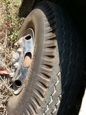 รถฮีโน่ 10 ล้อดั้ม F17  เปลื่ยนเครื่อง 187 แรงม้า.  (  ลด ราคา. 700,000 บาท. )  สนใจติดต่อ 081 - 6079515