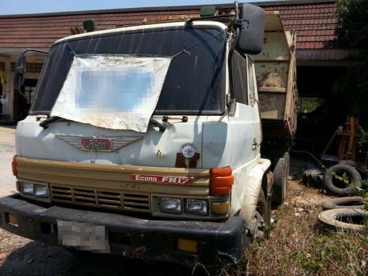 รถฮีโน่ 10 ล้อดั้ม F17  เปลื่ยนเครื่อง 187 แรงม้า.  (  ลด ราคา. 700,000 บาท. )  สนใจติดต่อ 081 - 6079515