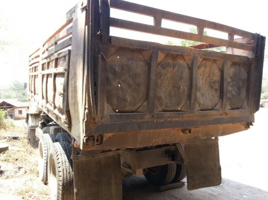 รถฮีโน่ 10 ล้อดั้ม F17  เปลื่ยนเครื่อง 187 แรงม้า.  (  ลด ราคา. 700,000 บาท. )  สนใจติดต่อ 081 - 6079515