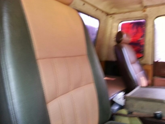 รถฮีโน่ 10 ล้อดั้ม F17  เปลื่ยนเครื่อง 187 แรงม้า.  (  ลด ราคา. 700,000 บาท. )  สนใจติดต่อ 081 - 6079515