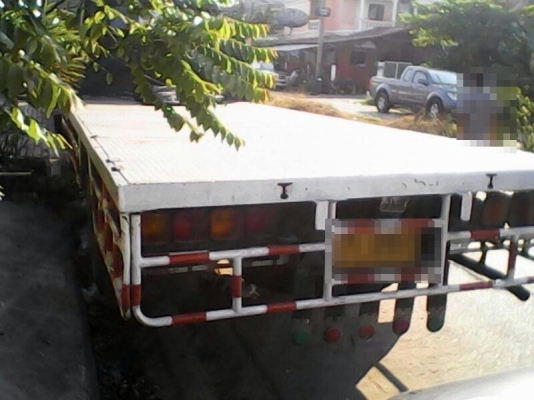 รถอีซูซุ 6 ล้อ พื้นเรียบ 165 แรงม้า.  สนใจติดต่อ 081 - 6079515