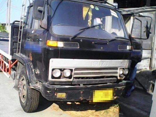 รถอีซูซุ 6 ล้อ พื้นเรียบ 165 แรงม้า.  สนใจติดต่อ 081 - 6079515