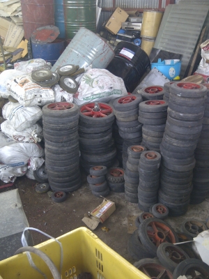 ขาย...ล้อรถเข็นเหมายกกองตามรูป ขาย...ล้อรถเข็นเหมายกกองตามรูป