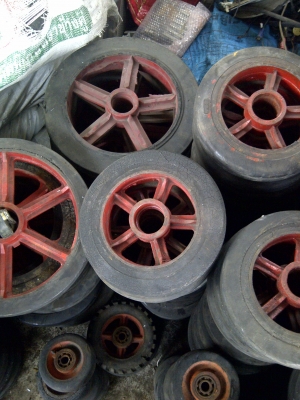 ขาย...ล้อรถเข็นเหมายกกองตามรูป ขาย...ล้อรถเข็นเหมายกกองตามรูป