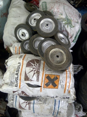 ขาย...ล้อรถเข็นเหมายกกองตามรูป ขาย...ล้อรถเข็นเหมายกกองตามรูป