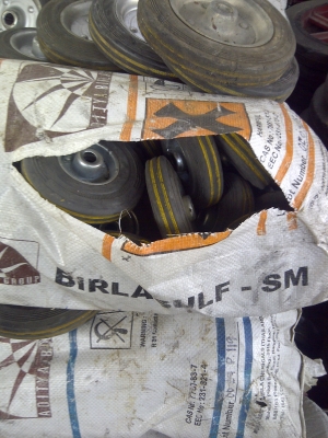 ขาย...ล้อรถเข็นเหมายกกองตามรูป ขาย...ล้อรถเข็นเหมายกกองตามรูป