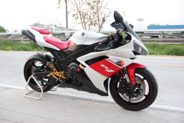 ขาย YAMAHA R1ปี2007 อินวอยล์พร้อม สรรพสามิต เครื่องดี