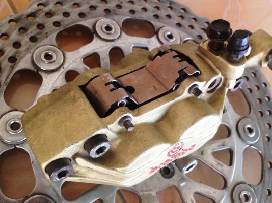 __เบรค Brembo 4 Pot สีทอง หูห่าง แท้ 1 คู่ พร้อมจาน$ 4,000__