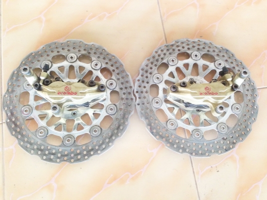 __เบรค Brembo 4 Pot สีทอง หูห่าง แท้ 1 คู่ พร้อมจาน$ 4,000__