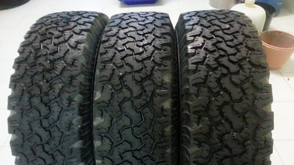 ขายยาง   BF  265/75/16   ดอก8มิล