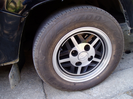 ขายล้อ13พร้อมยาง4รู114ไม่มียางนะครับราคาถูก3900บาท