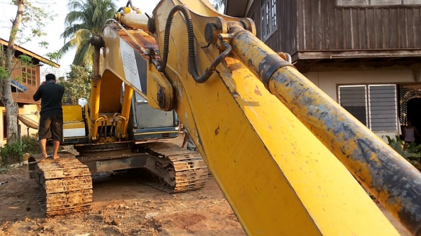 **875,000 บ.ต่อรอง**ขายแบคโฮ KOBELCO MARK3 SK200 เก๋งน้ำเงิน เครื่องเดิมปั้มเดิม ไฟฟ้าตัด แอร์เย็น เครื่องดี เอวดี บูมอาร์มดี ช่วงล่าง70\% โซ่ดี ใบแทรกดี โรลเลอร์ดี เฟรมดีมีปะ บอดี้ดีสีสันพอใช้ รถใช้งานปกติ เอกสารเล่มทะเบียนครบ ขายตามสภาพ ราคาต่อรองได้เด้อ **875,000 บ.ต่อรอง**ขายแบคโฮ KOBELCO MARK3 SK200 เก๋งน้ำเงิน เครื่องเดิมปั้มเดิม ไฟฟ้าตัด แอร์เย็น เครื่องดี เอวดี บูมอาร์มดี ช่วงล่าง70\% โซ่ดี ใบแทรกดี โรลเลอร์ดี เฟรมดีมีปะ บอดี้ดีสีสันพอใช้ รถใช้งานปกติ เอกสารเล่มทะเบียนครบ ขายตามสภาพ ราคาต่อรองได้เด้อ