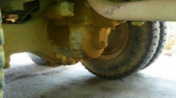 รถฮีโน่ 10 ล้อดั้ม FM3M  240 แรงม้า.  สนใจติดต่อ 081 - 6079515