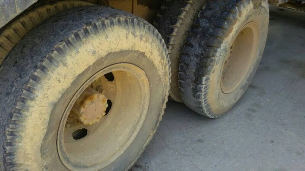 รถฮีโน่ 10 ล้อดั้ม FM3M  240 แรงม้า.  สนใจติดต่อ 081 - 6079515