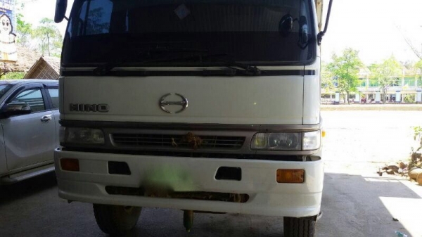 รถฮีโน่ 10 ล้อดั้ม FM3M  240 แรงม้า.  สนใจติดต่อ 081 - 6079515