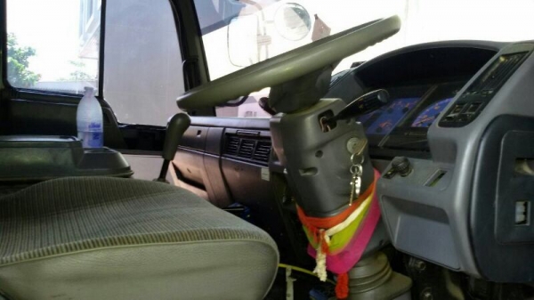 รถฮีโน่ 10 ล้อดั้ม FM3M  240 แรงม้า.  สนใจติดต่อ 081 - 6079515