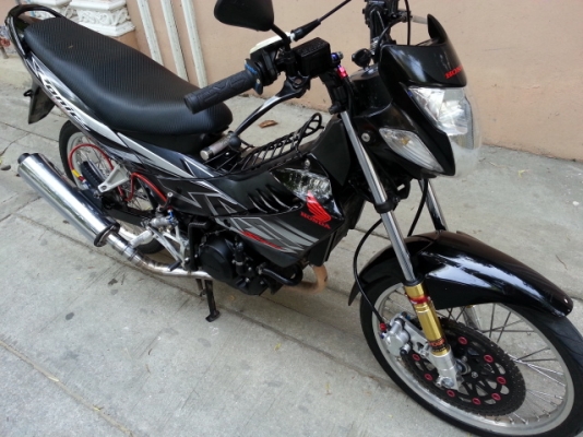 โซนิค ตัวใหม่แท้ รถเจ้าของมือแรก เครื่องเดิมแน่น ไม่มีควันขาว เดินดี  ภาษี พรบ. เต็ม 57 เล่มทะเบียนพร้อมโอนเอกสารสิทธิ์ครบถ้วนรถทะเบียน กทม.*** 16,900 ***