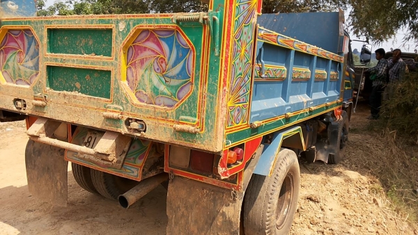 ***ขายแล้วครับขอบคุณ Truck2hand ขาย6ล้อดั้ม5คิว สวยๆ ISUZU 115 NPR59LL ห้างแท้ กรองดำ ปี34 เกียร์สั้น วาง เครื่อง4HF1 120ฝาดำ(ลงเล่ม) เครื่องแน่น แห้งๆไม่เยิ้ม ช่างล่างFหน้า-หลัง คัสซีสวยซับไม่มีบวม  ไม่ปะไม่ดาม กระบะดั้มเหล็ก3.70ม. อู่ ส. อ.ชุมพลฯ สภาพสว