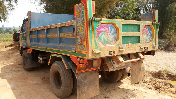 ***ขายแล้วครับขอบคุณ Truck2hand ขาย6ล้อดั้ม5คิว สวยๆ ISUZU 115 NPR59LL ห้างแท้ กรองดำ ปี34 เกียร์สั้น วาง เครื่อง4HF1 120ฝาดำ(ลงเล่ม) เครื่องแน่น แห้งๆไม่เยิ้ม ช่างล่างFหน้า-หลัง คัสซีสวยซับไม่มีบวม  ไม่ปะไม่ดาม กระบะดั้มเหล็ก3.70ม. อู่ ส. อ.ชุมพลฯ สภาพสว