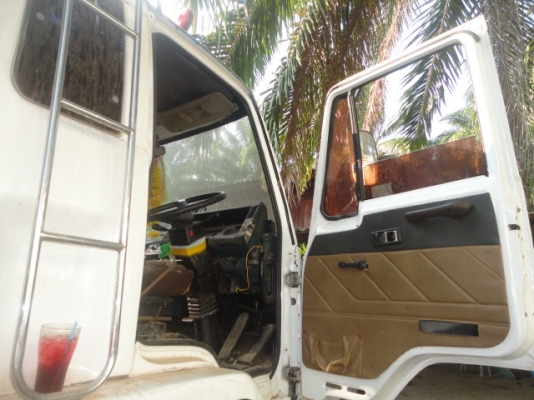 ISUZU FXZ 240 TURBO  หัวขายราคา  950,000 บาทค่ะ  หางพ่วงขายราคา   300,000  บาทค่ะ