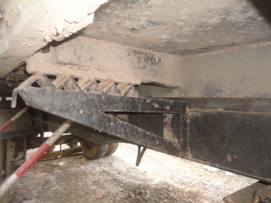 ISUZU FXZ 240 TURBO  หัวขายราคา  950,000 บาทค่ะ  หางพ่วงขายราคา   300,000  บาทค่ะ