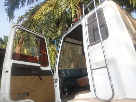 ISUZU FXZ 240 TURBO  หัวขายราคา  950,000 บาทค่ะ  หางพ่วงขายราคา   300,000  บาทค่ะ