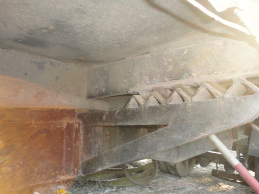 ISUZU FXZ 240 TURBO  หัวขายราคา  950,000 บาทค่ะ  หางพ่วงขายราคา   300,000  บาทค่ะ