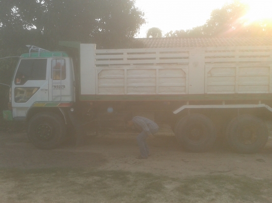 ขาย fuso td 195 แรงม้า แรงๆเอี่ยมๆ กิ๊กๆ เครื่องเดิม แรงดี(ราคาต่อรองได้)รถปี 2546 ครับ