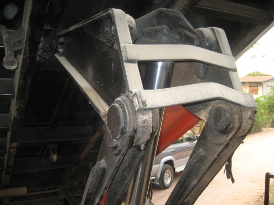 ISUZU   2 เพลา  195 แรง เทอร์โบ 1,450,000 บาท