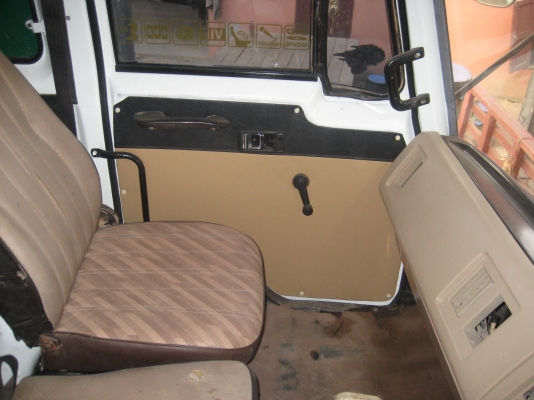 ISUZU   2 เพลา  195 แรง เทอร์โบ 1,450,000 บาท