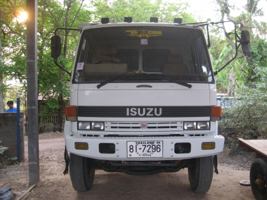 ISUZU   2 เพลา  195 แรง เทอร์โบ 1,450,000 บาท