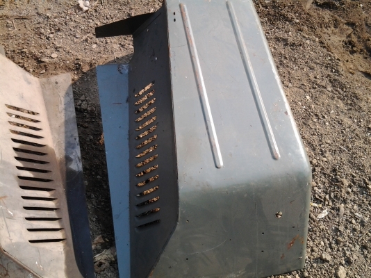 ขายแก้มรถทหาร 10ล้อ ของใหม่ครับเก่าเก็บ ชิ้นละ 1500บาทครับ