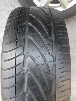 NITTO NEO  215/45R17 มี 1 เส้น  ติดต่อ.081-427-3941