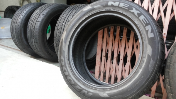 ยาง nexen 235 55 17 ปลายปี2011 5 เส้น ยาง nexen 235 55 17 ปลายปี2011 5 เส้น