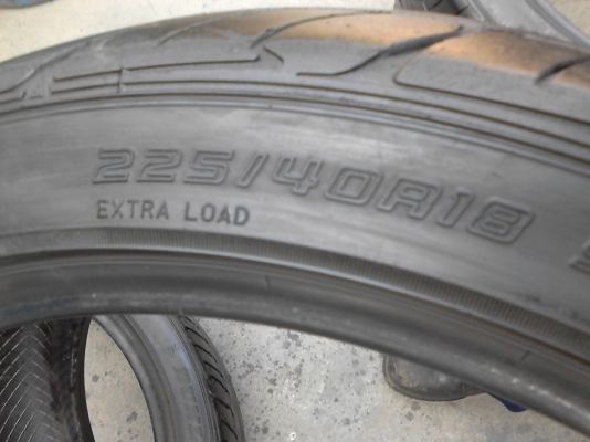 225/40R18 DUNLOP SP SPORT LM703  มี ชุด 4 เส้น