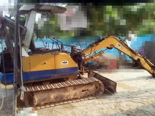 KOMATSU PC30-5