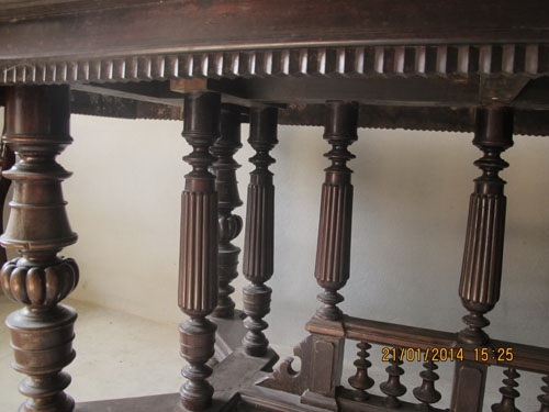 ขายโต๊ะแอนติคเก่าโบราณ ไม้ชิงชันแท้ๆทั้งตัวหนาๆ