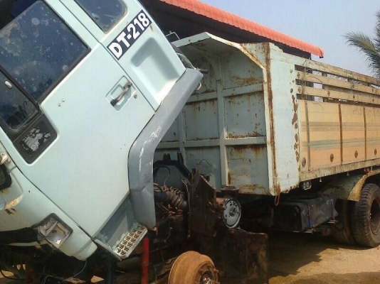 ขาย FVZ. 2เพลา   195 แรง ดั้มปิเนียม.   เครื่องดี คัสซีสวยมาก เกียร์พังต้องเช็ค