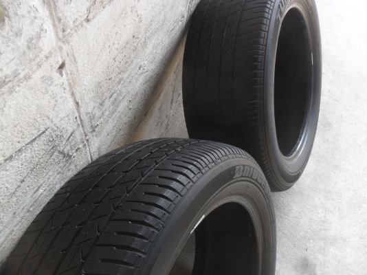 ยาง BRIDGESTONE 215/55R17 ปี09 สวยๆ 1 คู่ ราคา 1350 บาท