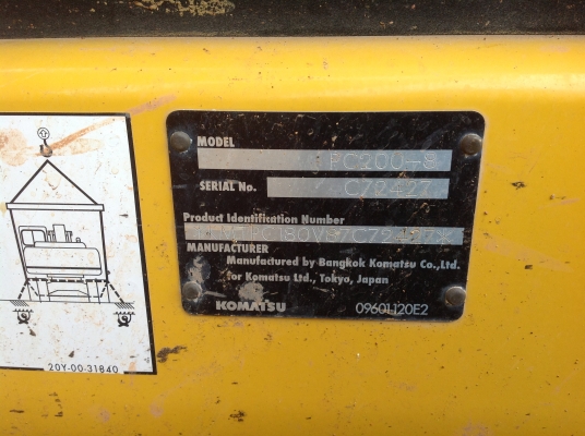 KOMATSU PC200-8